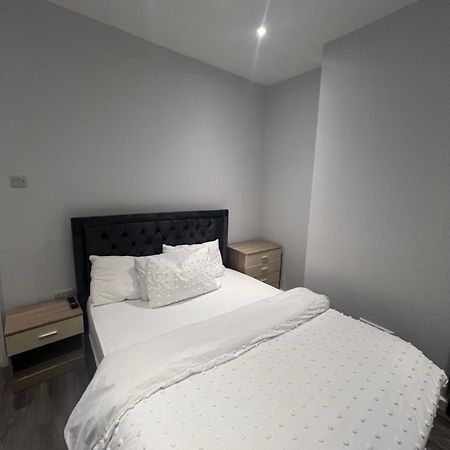 Spencer Bridge Rooms By Afl Northampton Esterno foto