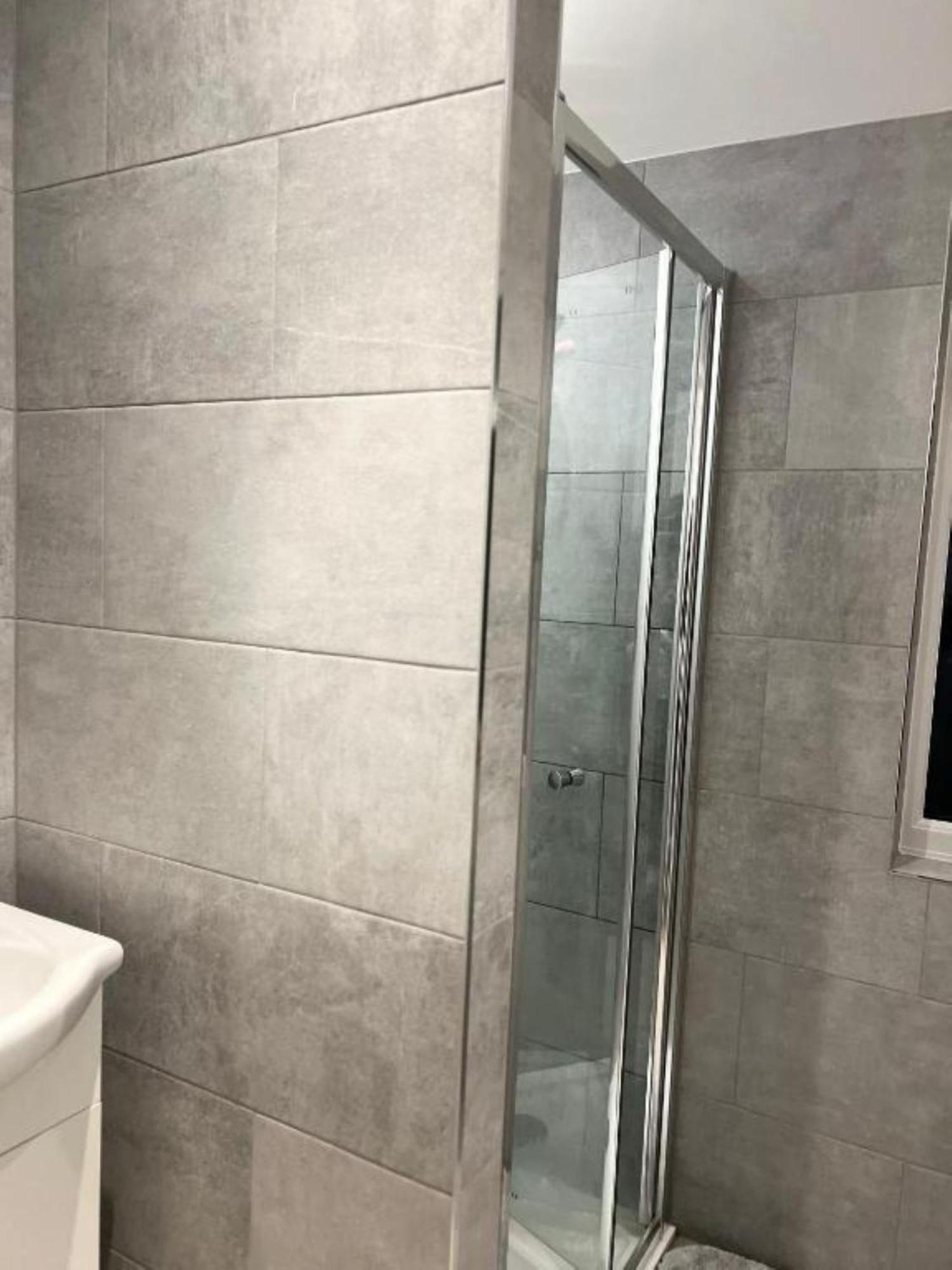 Spencer Bridge Rooms By Afl Northampton Esterno foto